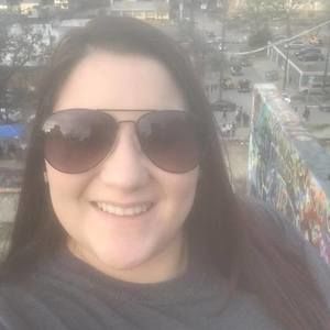 Meet your Posher, Elyssa